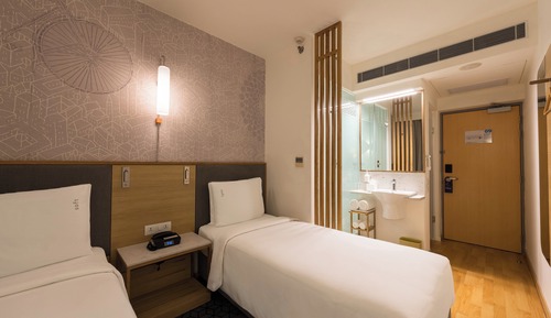 Standard Room, 2 Twin Beds (Top Floor)