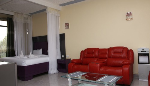 Studio Suite, Balcony, Garden View