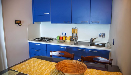 Monolocale Familiare Beppe Con Cucina Divanoletto e Finestra vista Mare
