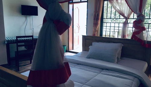Deluxe Room, Balcony, Lake View
