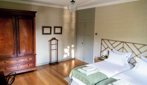 Family Room, River View