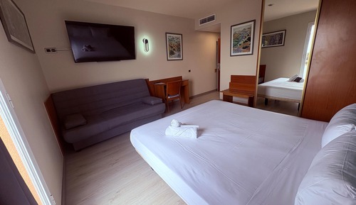 Standard Quadruple Room