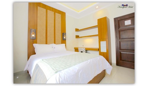 Deluxe Room, 1 Queen Bed, Kitchenette