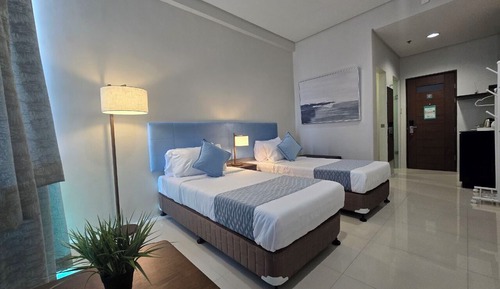 Twin Room, City View
