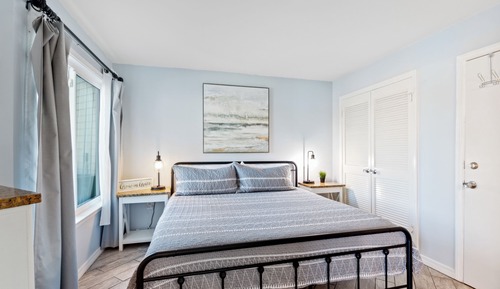 Signature Condo, 2 Bedrooms, Pool View, Beachside