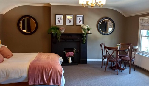 Suite, Ensuite (Endeavour)
