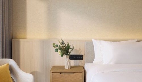 Deluxe Room, 1 King Bed, Patio, Garden View