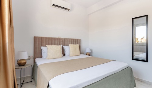 Apartment, 2 Bedrooms, Balcony, City View