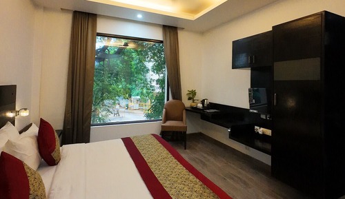Deluxe Double Room, City View