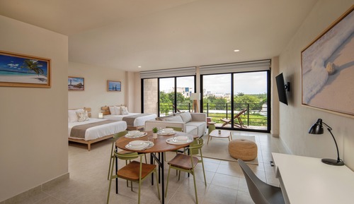 Deluxe Studio Suite, 2 Double Beds, Kitchen, City View