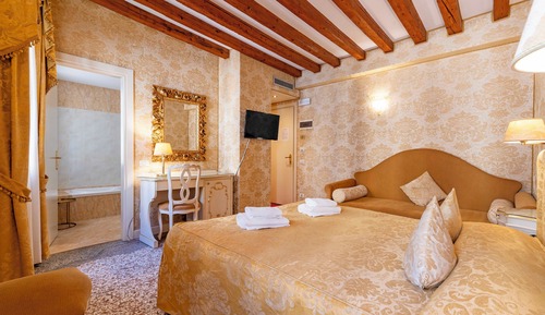 Classic Triple Room