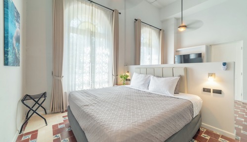 Deluxe Suite