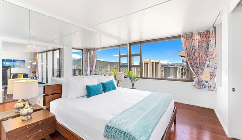 City Condo, 1 Bedroom, Balcony, Ocean View (0076)