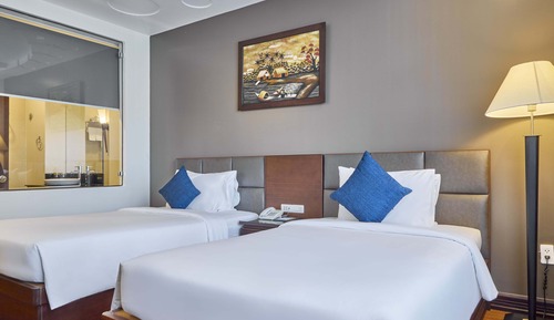 Premier Twin Room, City View