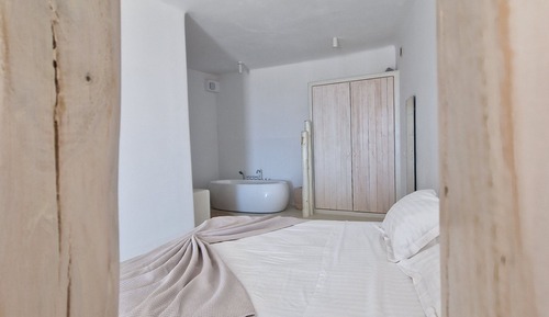 Signature Apartment