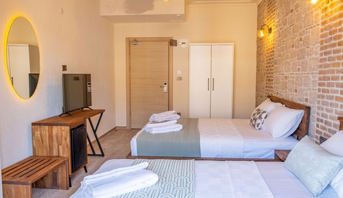 Deluxe Triple Room