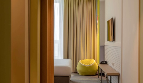 Standard Room, 1 Queen Bed