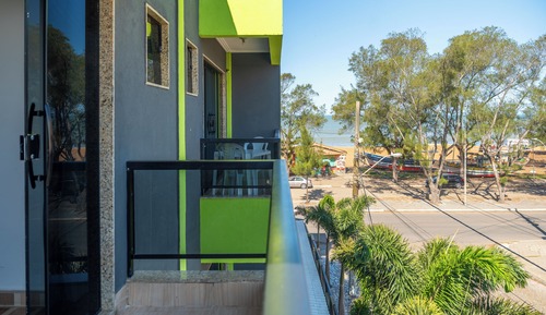 Twin Room, Patio