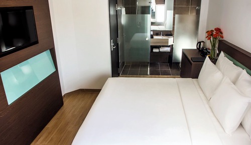 Executive Triple Room, Balcony, Partial Ocean View