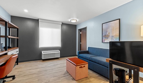 Suite, 1 King Bed, Accessible, Non Smoking