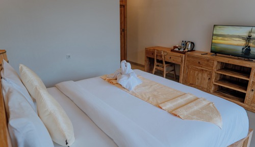Deluxe Room, 1 Queen Bed