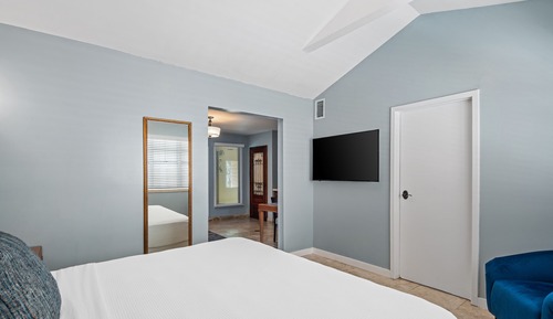 King Suite with Sofa bed - Impala Building (Self Check-in)