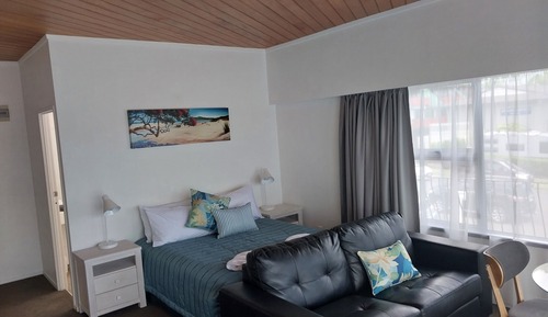 Studio, Sea View