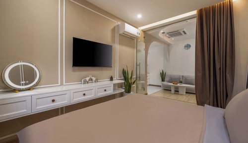 Deluxe Studio Suite, 1 King Bed