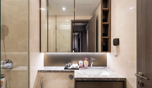 Basic Apartment, City View