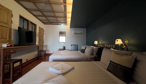 Comfort Quadruple Room, City View