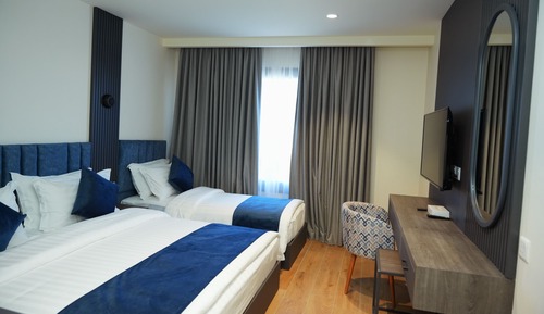 Standard Triple Room, City View