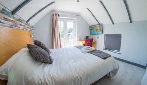 Premium Double Room, Ensuite, Garden View