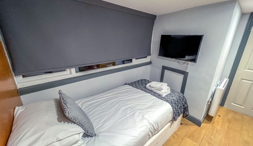 Comfort Single Room, Ensuite, City View