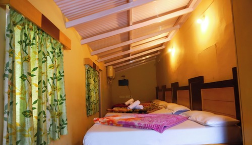 Economy Room