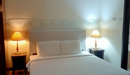Premier Apartment, City View