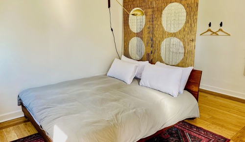 Comfort Room, 1 King Bed, Kitchen, Garden View (Pet Friendly)