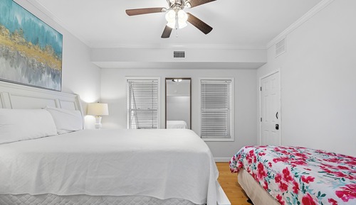 Senior House, 3 Bedrooms, Pool Access, Lagoon View