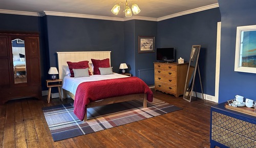 Family Room, Ensuite, Garden View (The Blue Room)