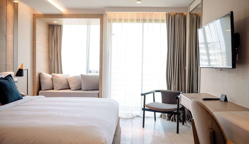 Superior Room, 1 King Bed, Non Smoking, Balcony