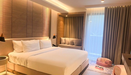 Superior Room, 1 King Bed, Non Smoking (Garden)