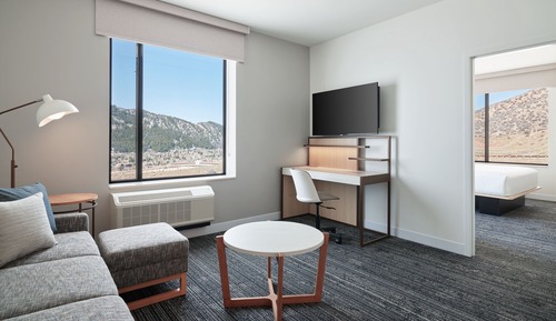 Suite, 1 Bedroom, Non Smoking, Mountain View