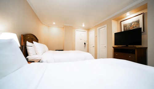 High Floor, 2 Full Beds