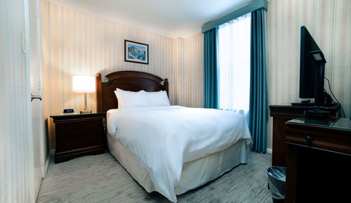 High Floor, 1 Full Bed