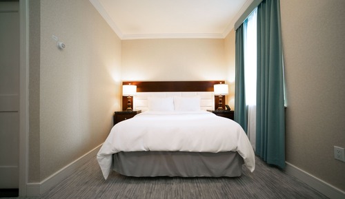 High Floor, City View, 1 Queen Bed