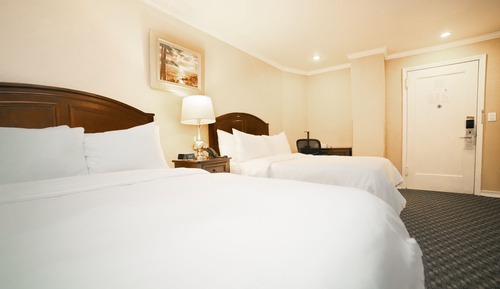 2 Full Beds