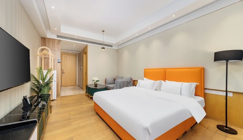 Romantic Condo, 1 King Bed, Non Smoking, City View