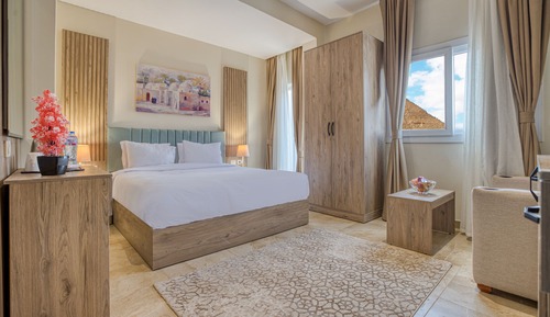 Deluxe Double Room With Panoramic Pyramids View