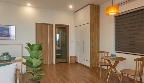 Deluxe Studio, 1 Queen Bed, Lake View