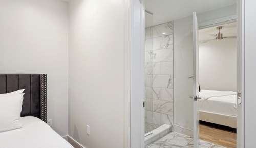 Superior Condo, 6 Bedrooms
