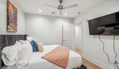 Grand Condo, Multiple Bedrooms, Connecting Rooms